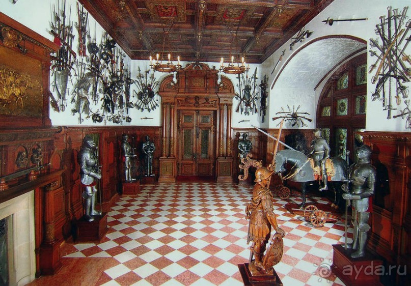 Пелеш в пылающем наряде