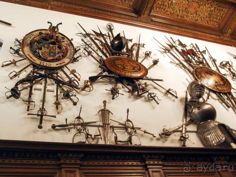 Пелеш в пылающем наряде