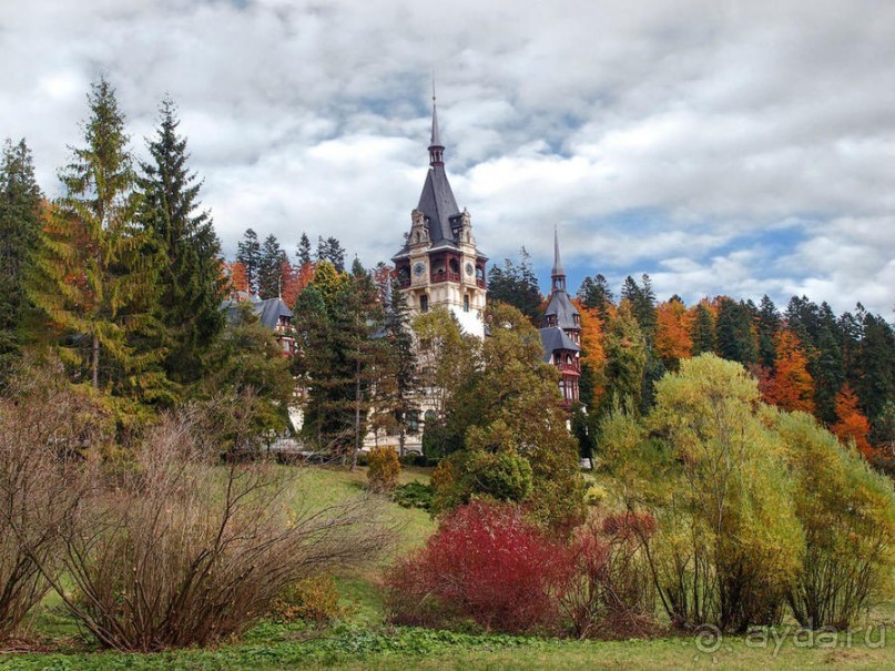 Пелеш в пылающем наряде