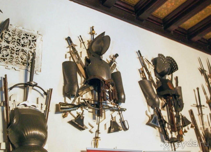 Пелеш в пылающем наряде