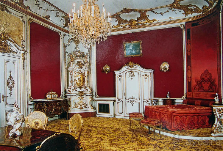 Пелеш в пылающем наряде