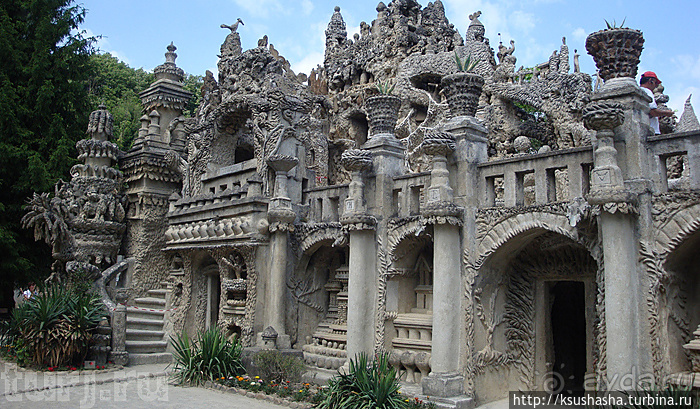 Дворец почтальона — фантазера и мечтателя