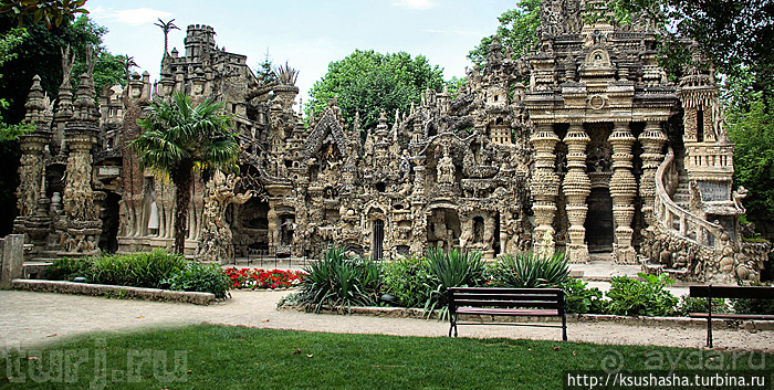 Дворец почтальона — фантазера и мечтателя