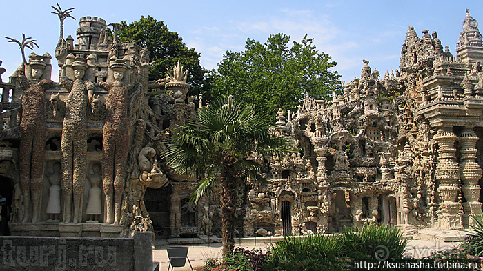 Дворец почтальона — фантазера и мечтателя