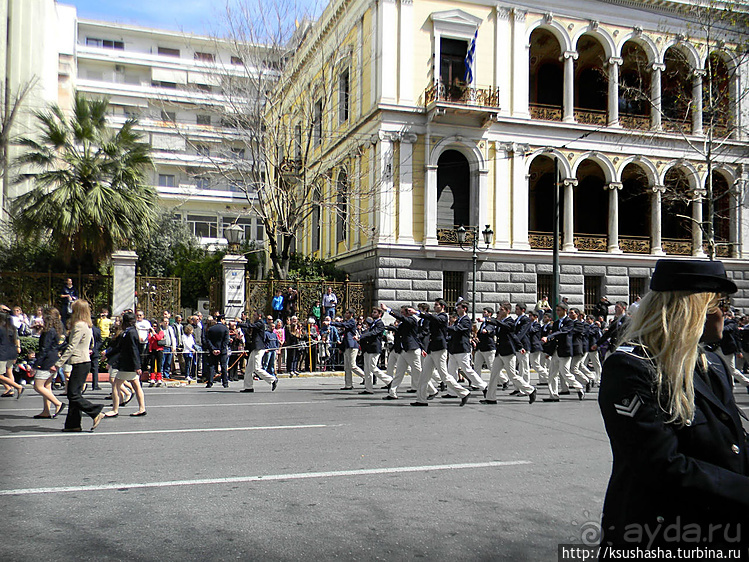 Илионский дворец полон древних монет