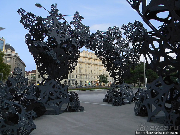 Гардкирхе или маленькое приключение возле Шварценбергплатц