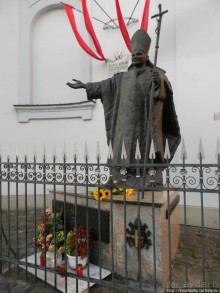 Гардкирхе или маленькое приключение возле Шварценбергплатц