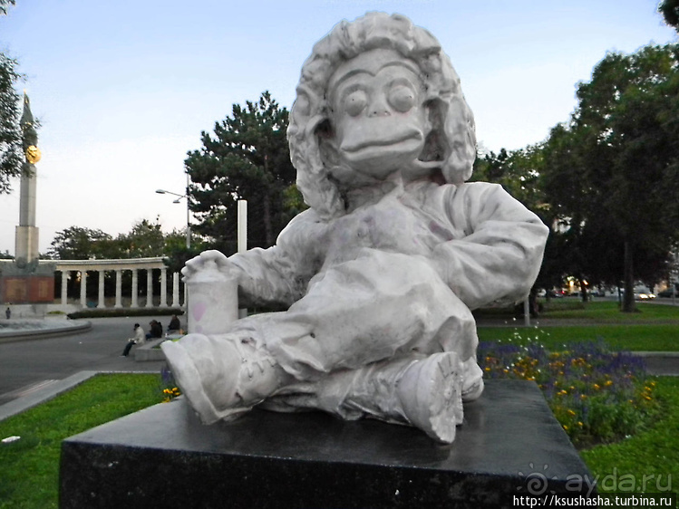 Гардкирхе или маленькое приключение возле Шварценбергплатц