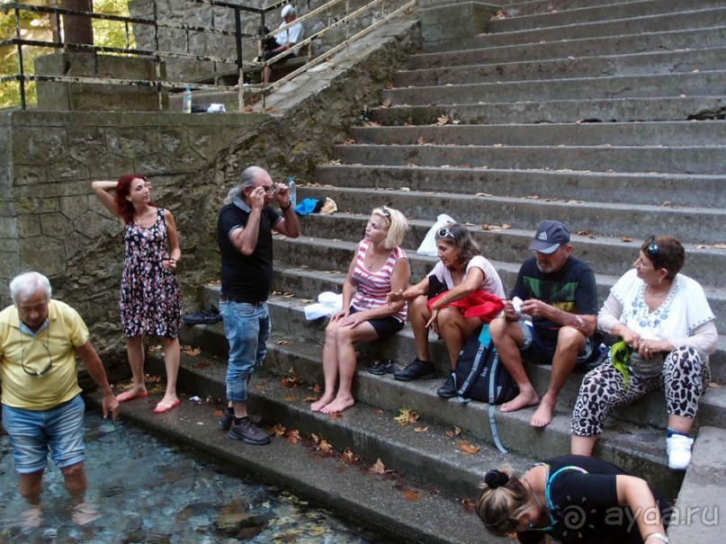 Святой источник в долине Темпи