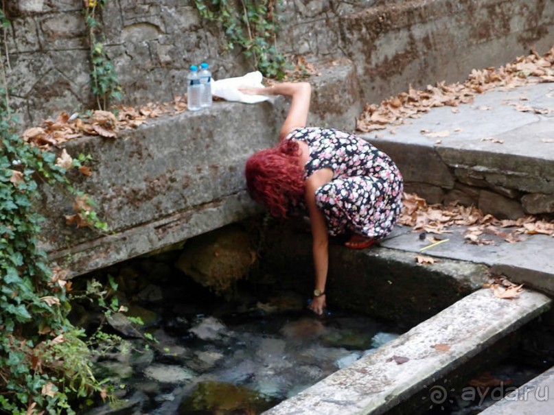 Святой источник в долине Темпи