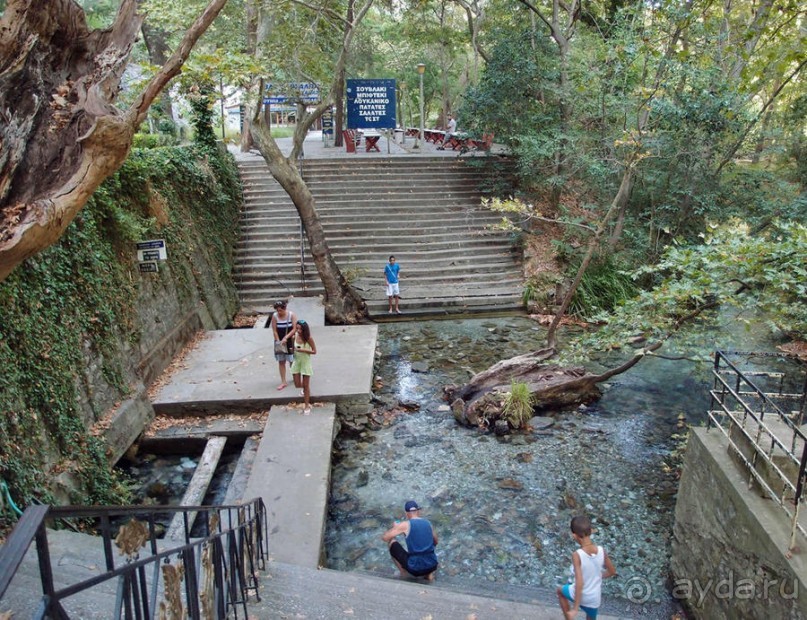 Святой источник в долине Темпи