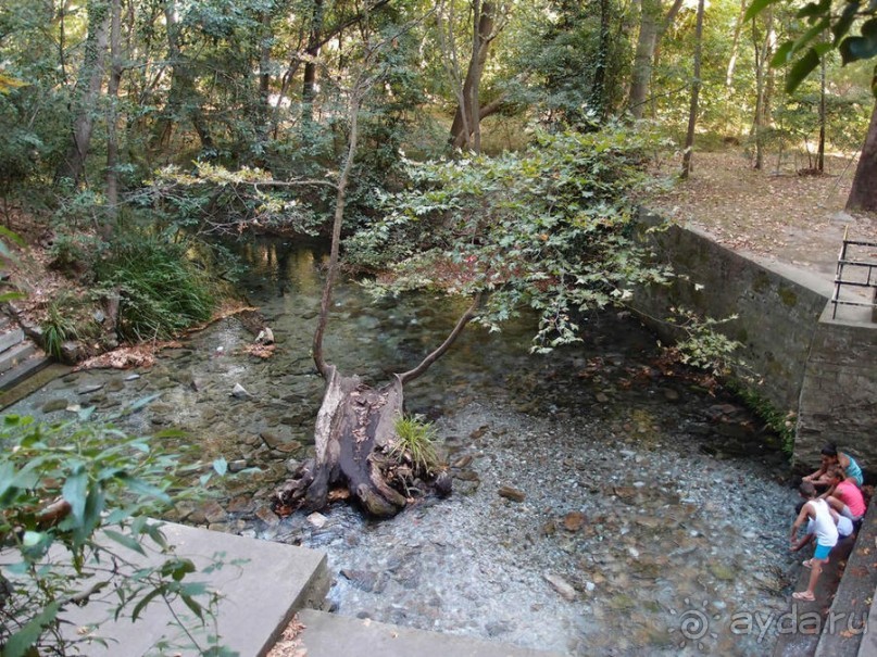 Святой источник в долине Темпи