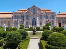 Тюрьма и дворец для королевы, благочестивой и безумной