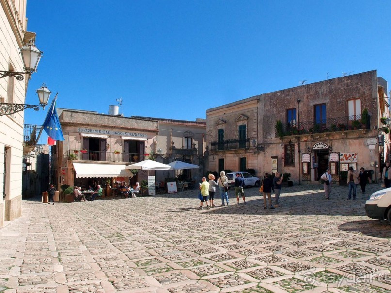 Эриче. Уединение и святость