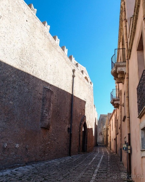 Эриче. Уединение и святость