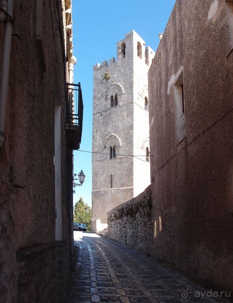 Эриче. Уединение и святость