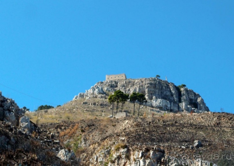 Эриче. Уединение и святость