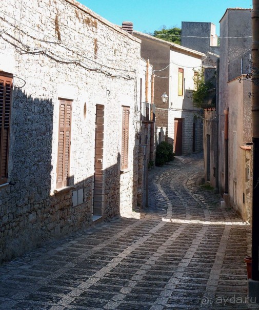 Эриче. Уединение и святость