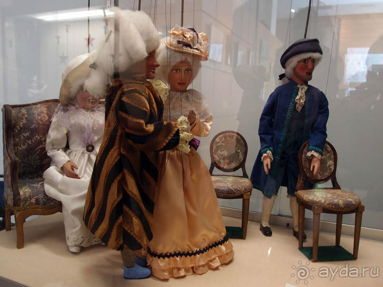 Подводная лодка, марионетки и ортилонаж