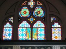 В молельном доме некому молиться