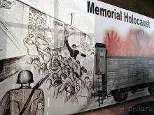 В молельном доме некому молиться