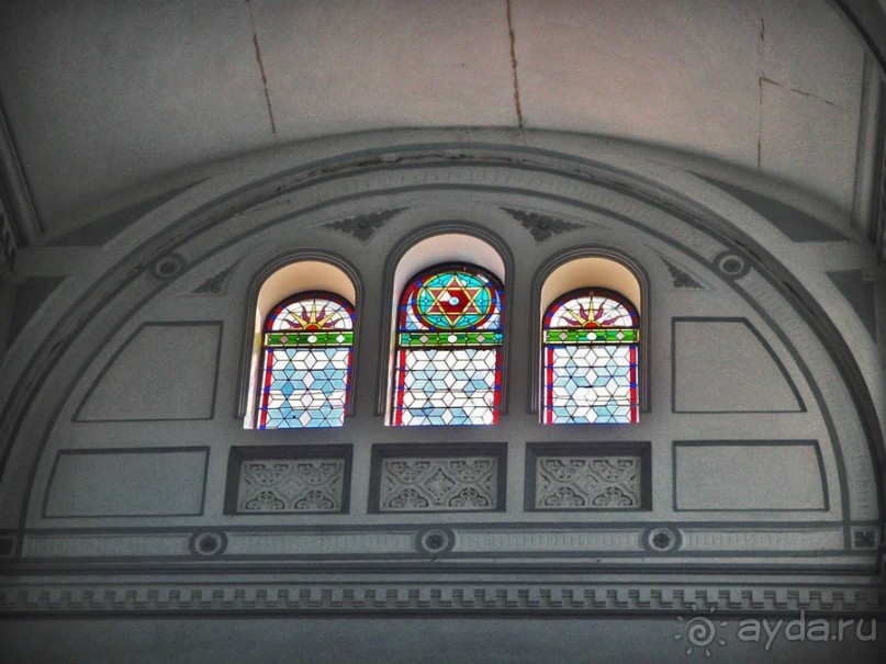 В молельном доме некому молиться