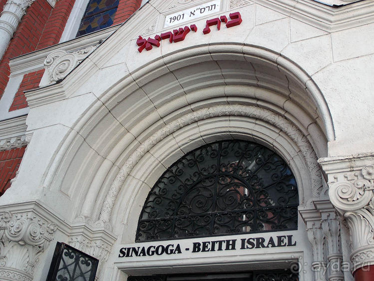 В молельном доме некому молиться