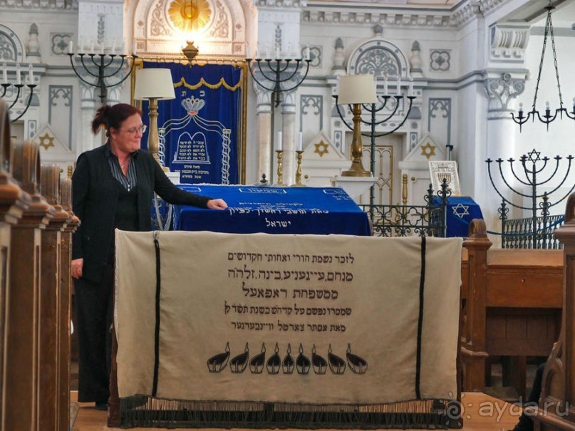 В молельном доме некому молиться