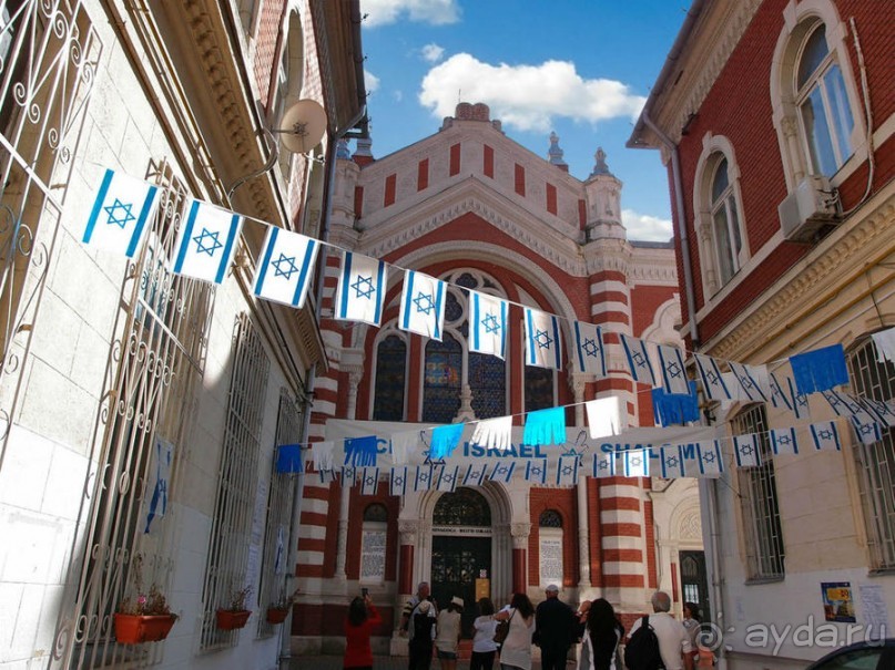 В молельном доме некому молиться