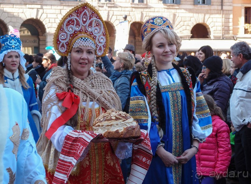 Альбом отзыва "Карнавальное шествие в Вероне"