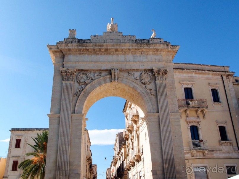 Пышность форм идеального города