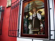 Макет здания Парламента,сделанный из ракушек