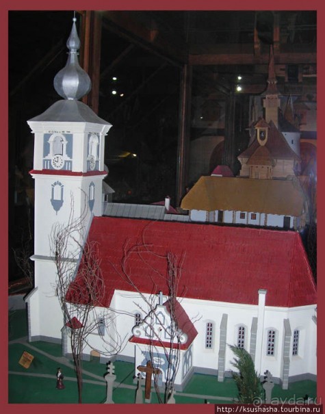 Макет здания Парламента,сделанный из ракушек