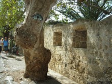 Солнечный остров посреди двух морей