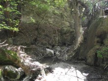 Солнечный остров посреди двух морей