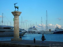 Солнечный остров посреди двух морей