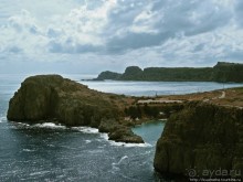 Солнечный остров посреди двух морей