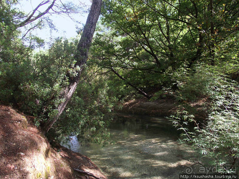 Солнечный остров посреди двух морей