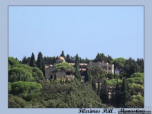 Солнечный остров посреди двух морей