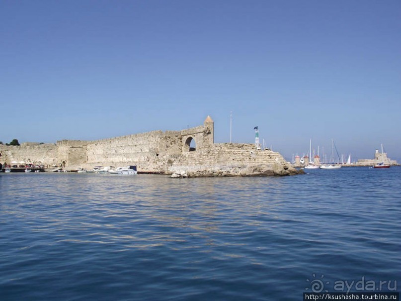 Солнечный остров посреди двух морей