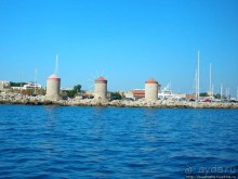 Солнечный остров посреди двух морей