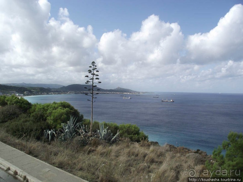 Солнечный остров посреди двух морей