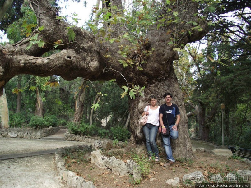 Солнечный остров посреди двух морей