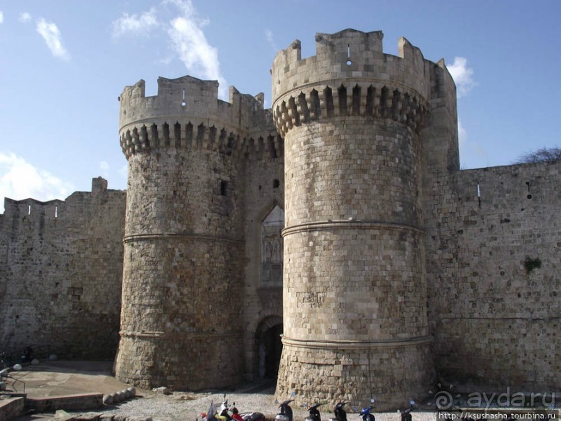 Солнечный остров посреди двух морей