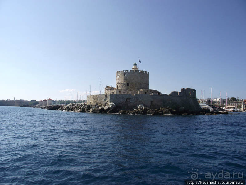 Солнечный остров посреди двух морей