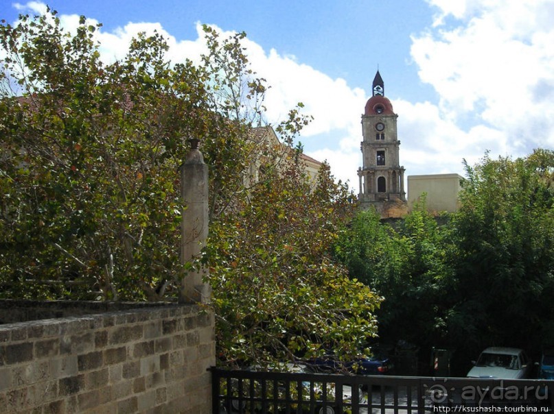 Солнечный остров посреди двух морей