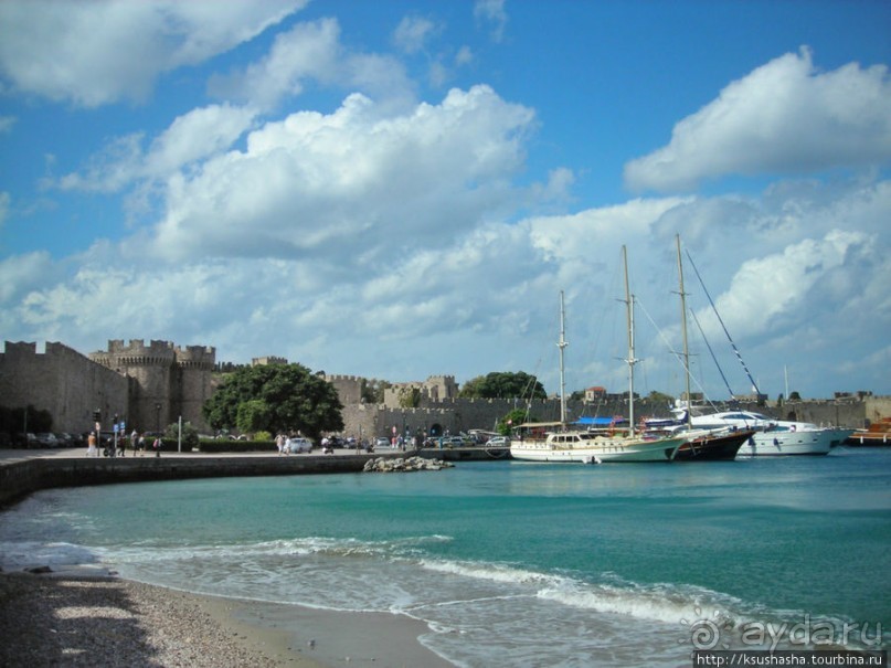 Солнечный остров посреди двух морей