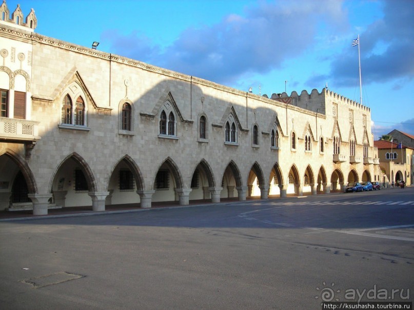 Солнечный остров посреди двух морей