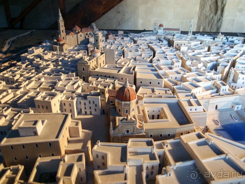 Монóполи. Единственный и неповторимый