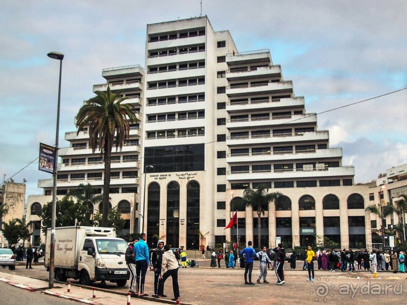 Плывущая на троне пенных волн